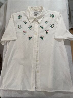 Alfred Dunner Cream Short-Sleeve Button Front Blouse with Floral Embroidery